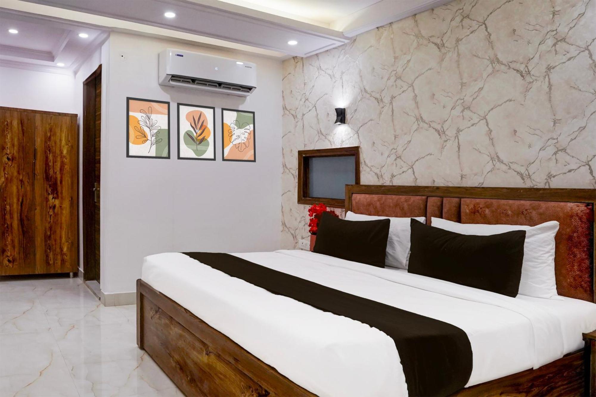 Townhouse Hotel Grand Emporio By Sbg Near Vaishali Metro Station Ghaziabad Exterior photo